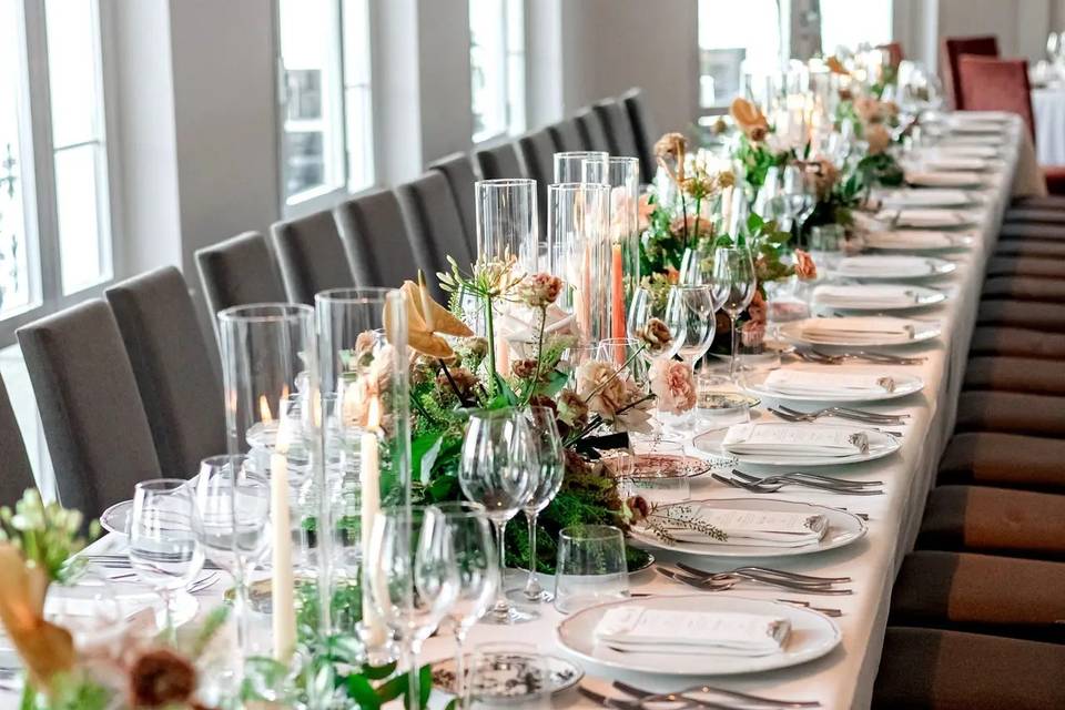 Long table