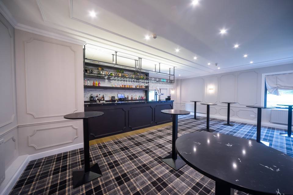 Cairn Suite Bar