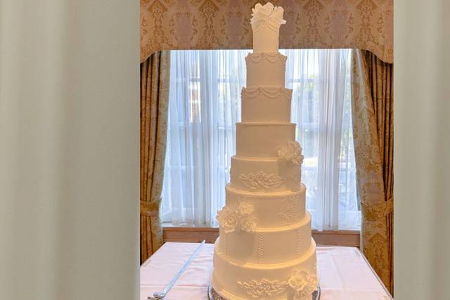 8 Tier Decorative Design