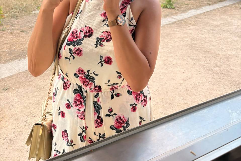 Wedding guest with crepe