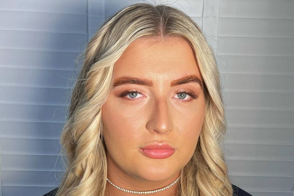 Full glam wedding guest