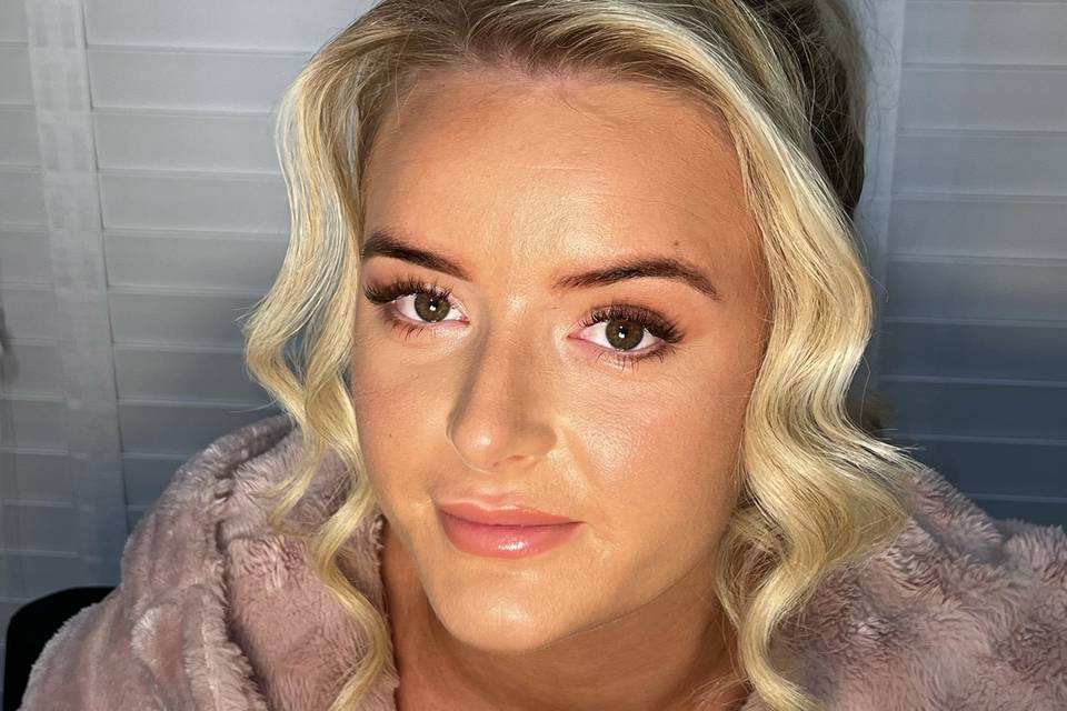 Glowy bridesmaid