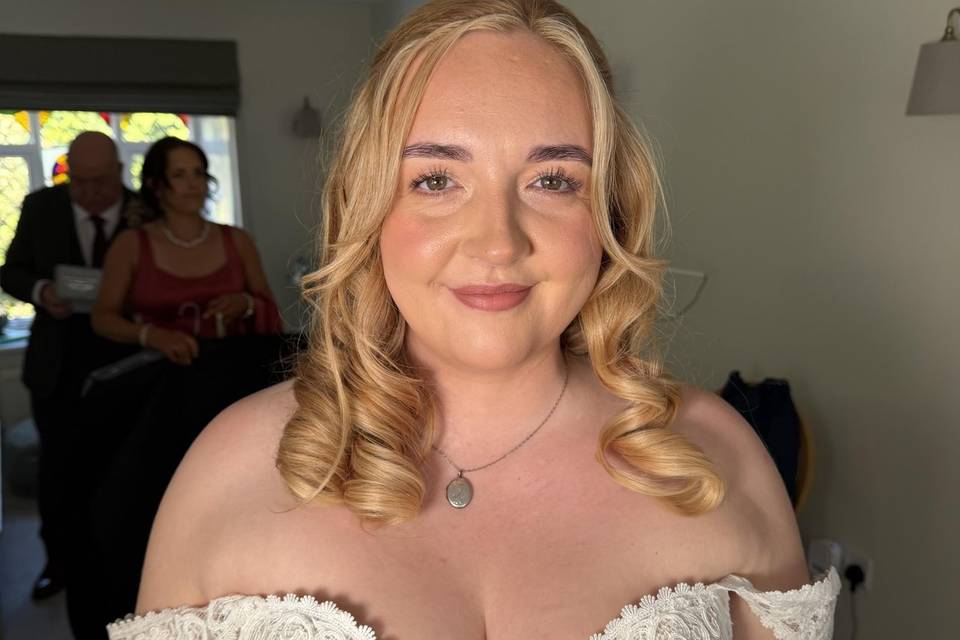 Soft natural bride