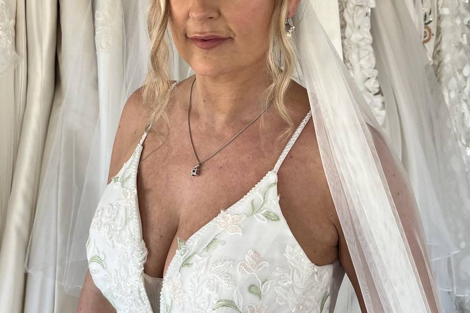 Bridal smokey brown eyeshadow
