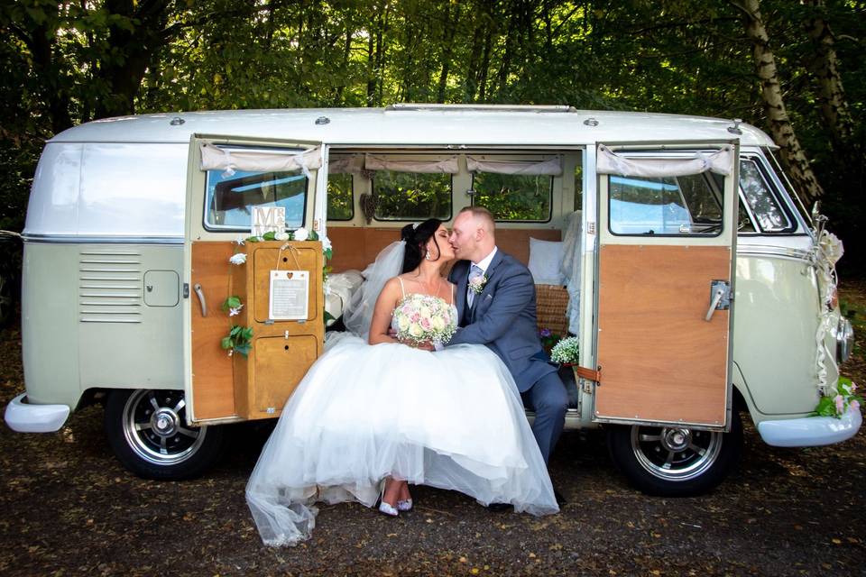 Camper van kiss