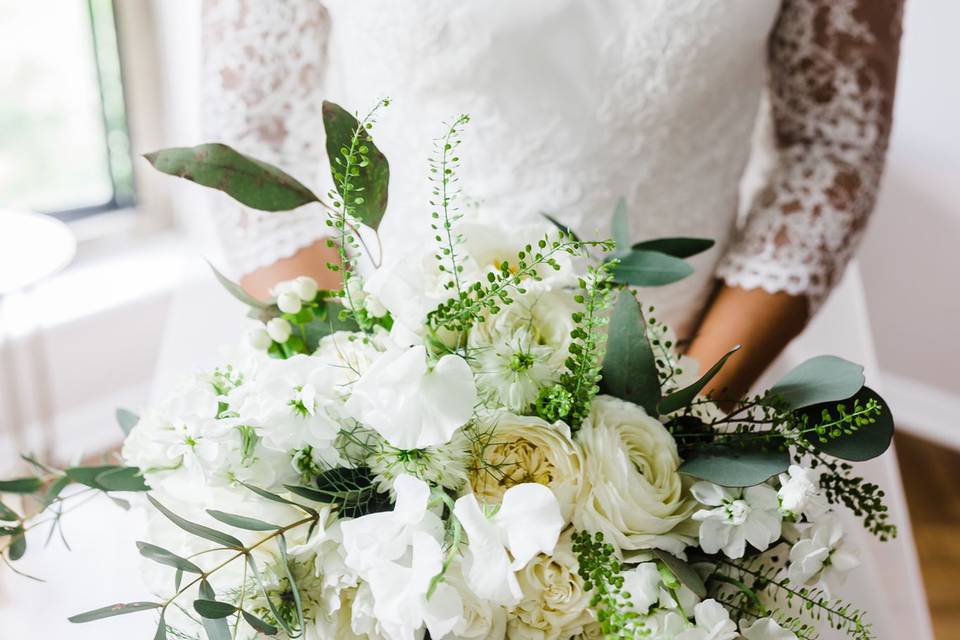 Timeless white wedding