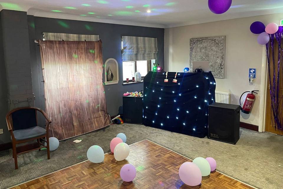 Dj & backdrop