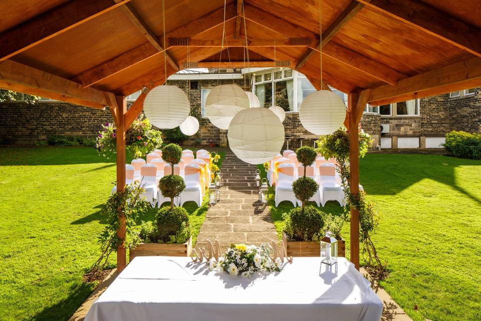 Outdoor wedding celebrations in Yorkshire