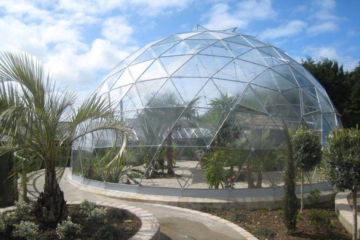 Semi tropical dome