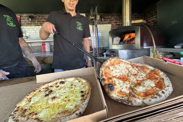 Garlic bread & Margarita