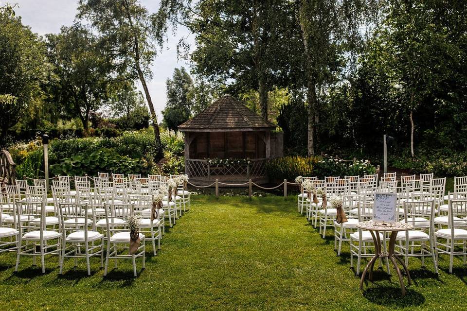 Beautiful Garden Ceremony