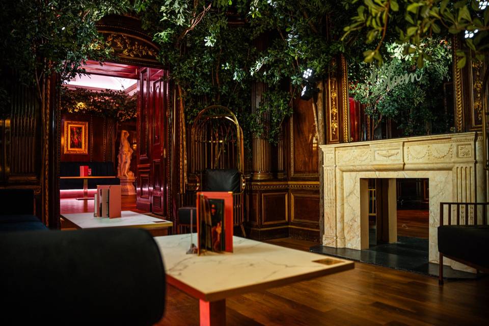 VIP ROOM 1