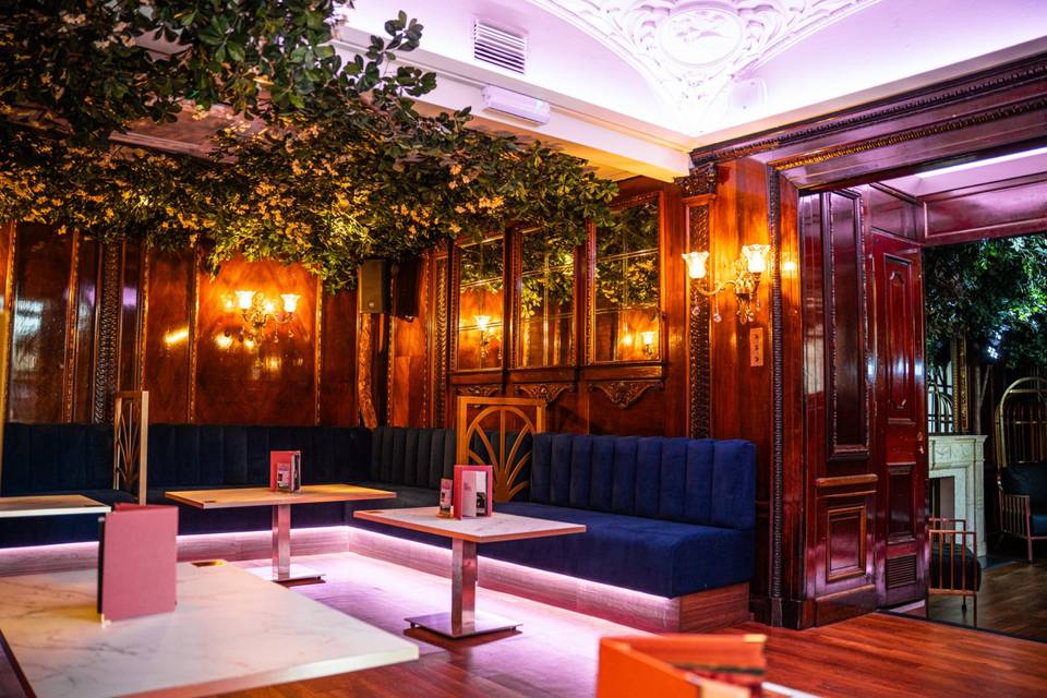 VIP ROOM 2