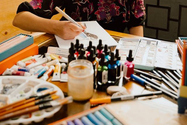 HollyMae Artist Portrait