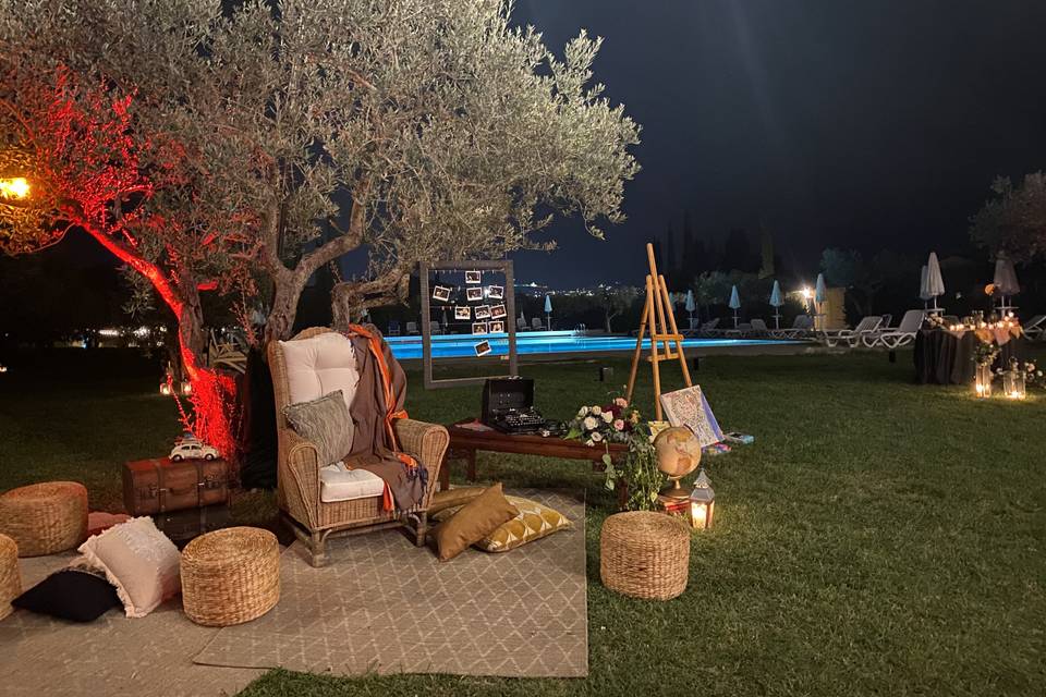 Wedding moments by the pool