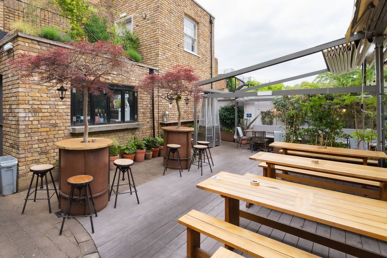 Aragon House Bar, Pub and Restaurant London - East, East London ...