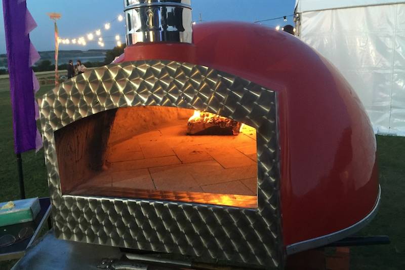 Log fired pizzas