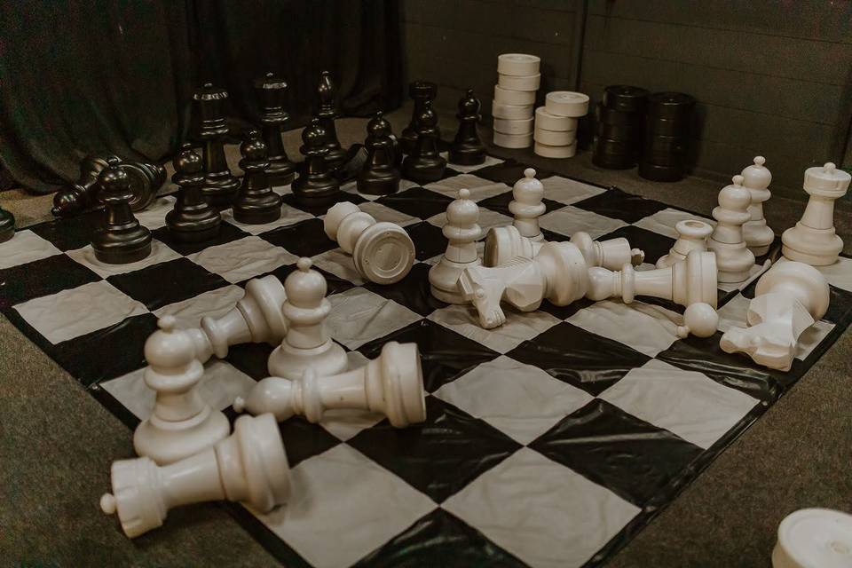 Giant chess