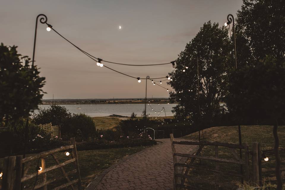 Festoon lighting