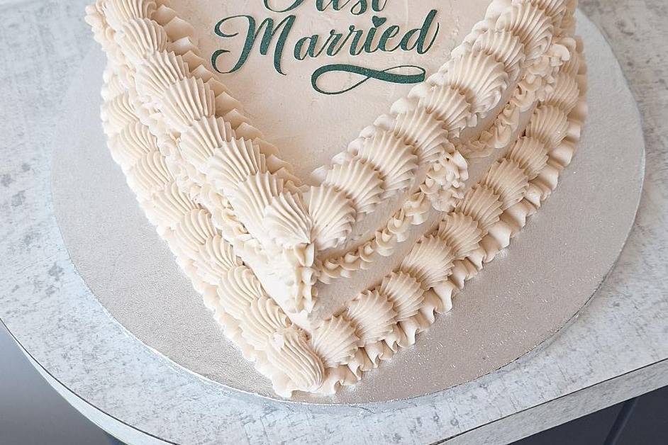 Just married heart cake