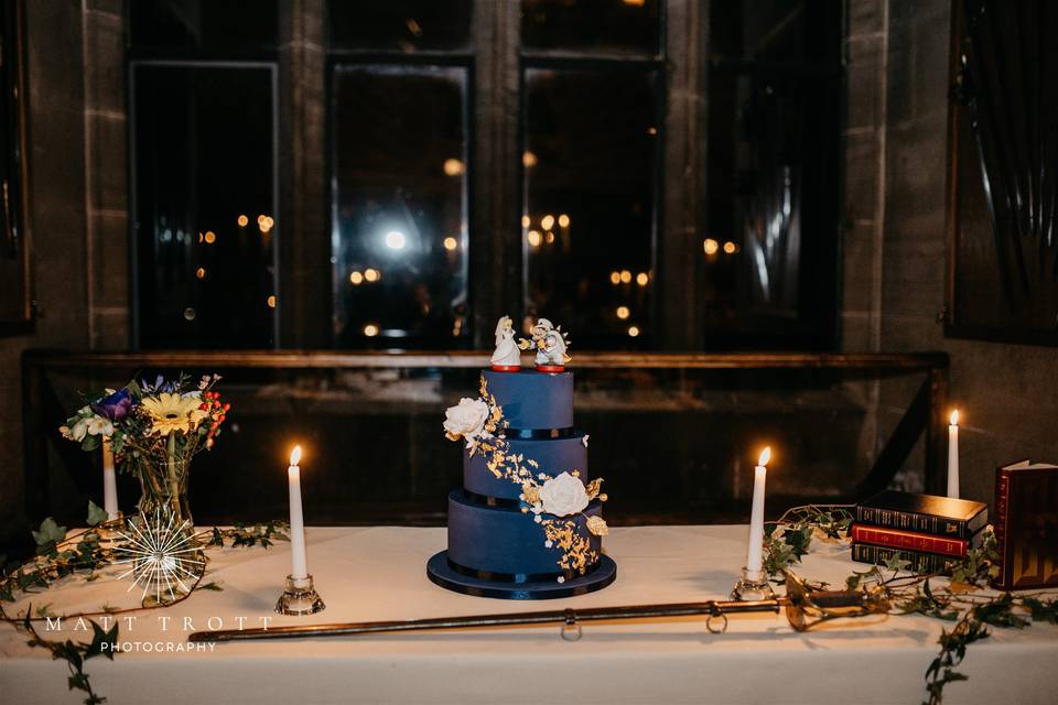 Cake table decor