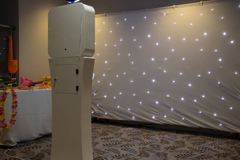 White starlight photobooth