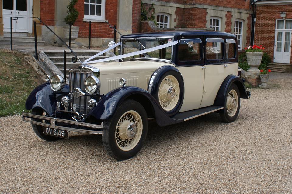 Classic and Vintage Car Company in Surrey - Cars and Travel | hitched.co.uk