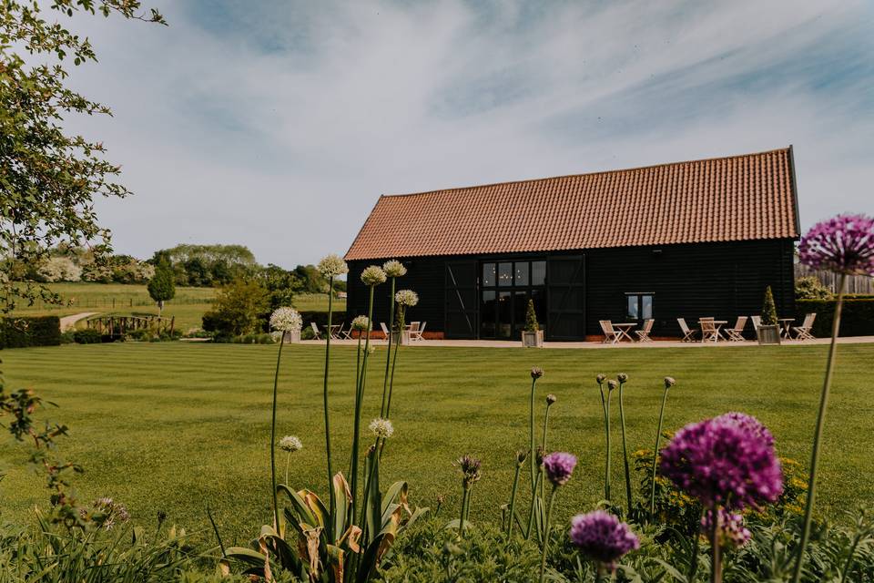 Summer wedding hall portrait