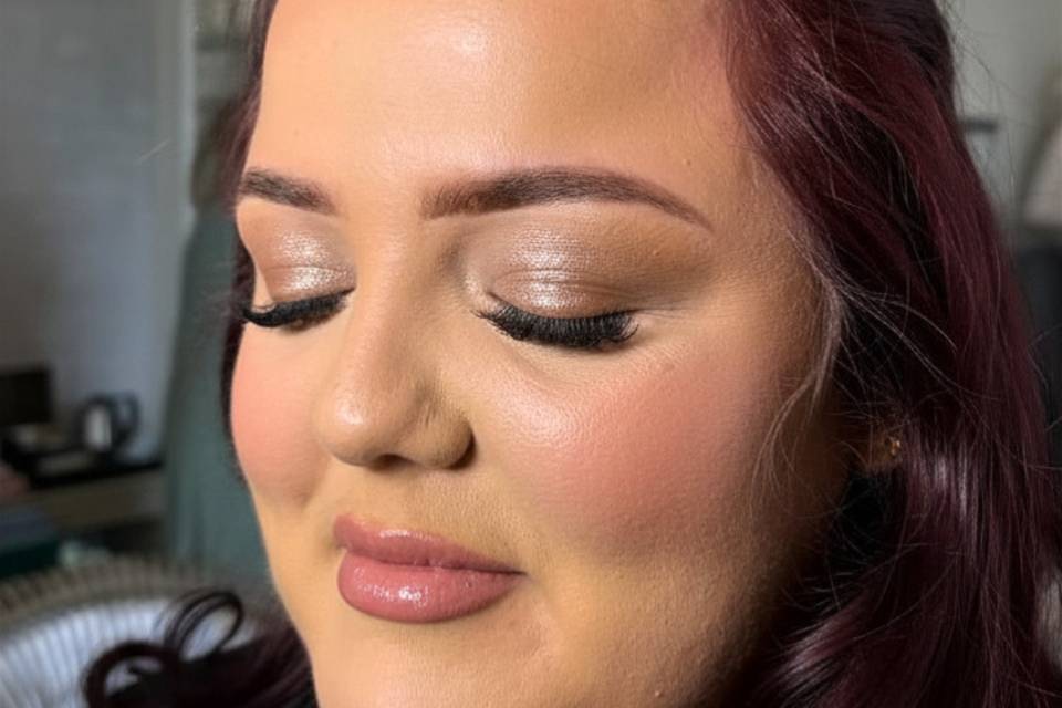 Gorgeous bridesmaid glam