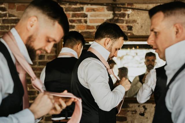 Groomsmen preparing