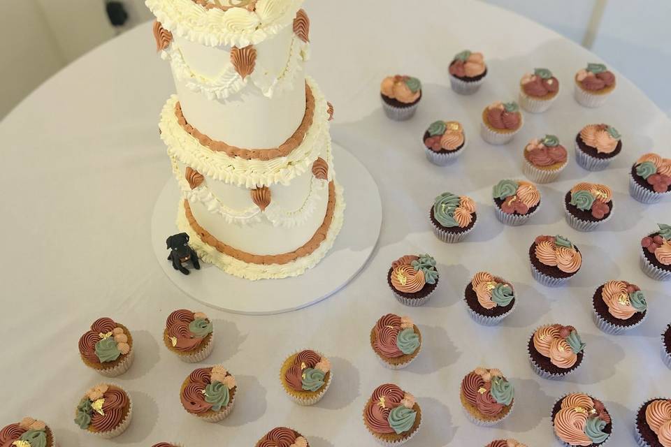 Two tier vintage cake