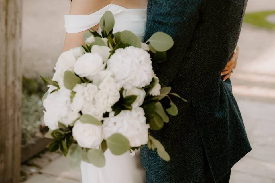 White bridal bouquet