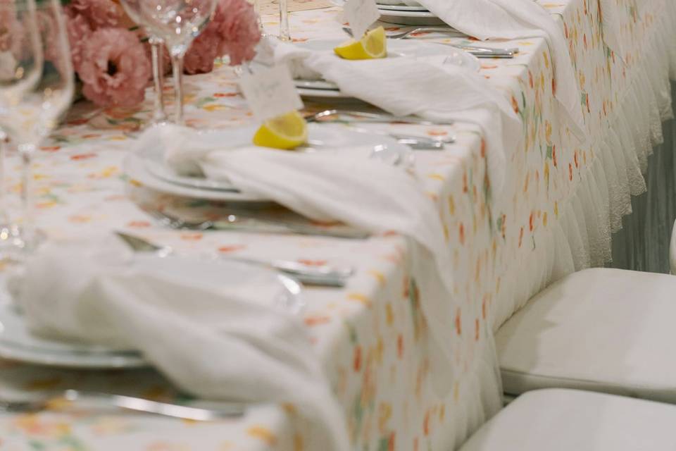 Table decor with fruit