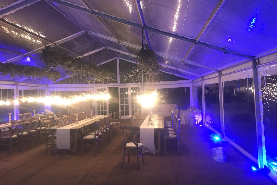 Clear-roof marquee