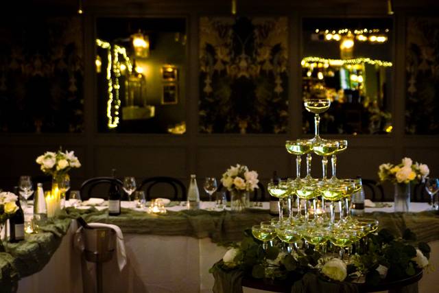 Champagne tower