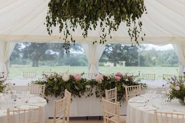 Wedding too table