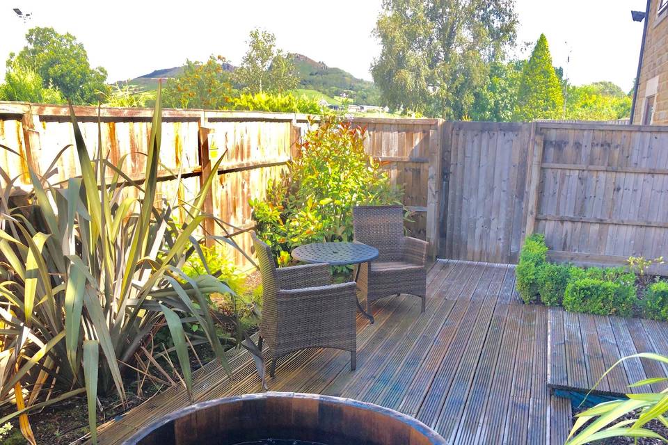 Garden Room Cedar Tub