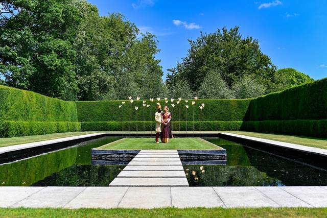 Cotswold garden wedding