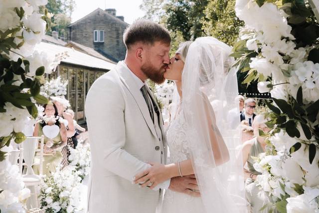 Woodman Inn ceremony