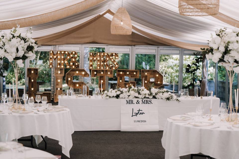 Woodman Inn wedding decor