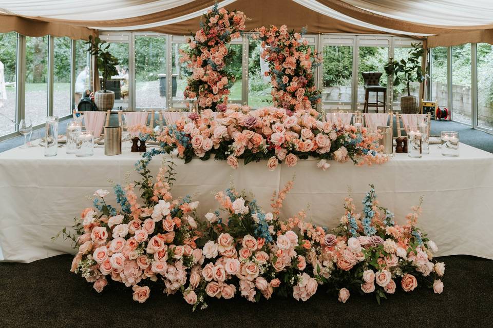 Woodman Inn wedding decor