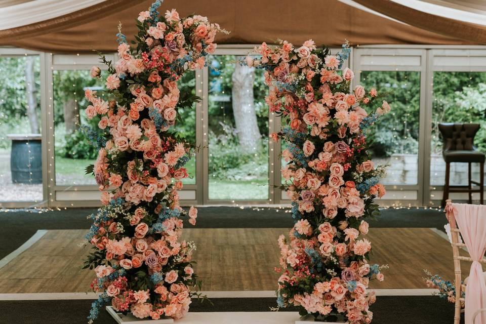 Woodman Inn wedding flowers