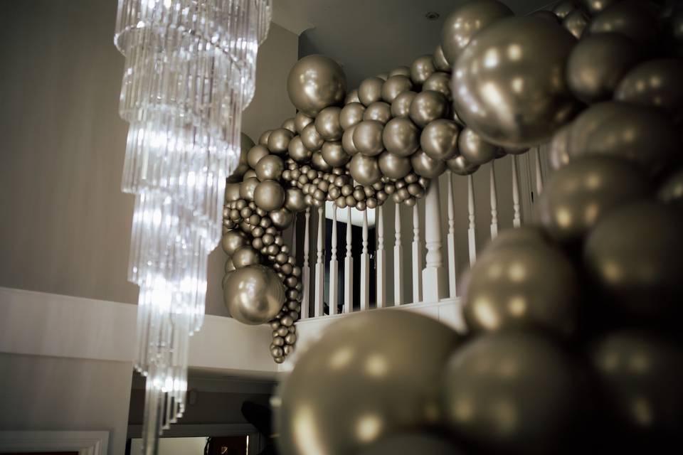 Internal balloon installation
