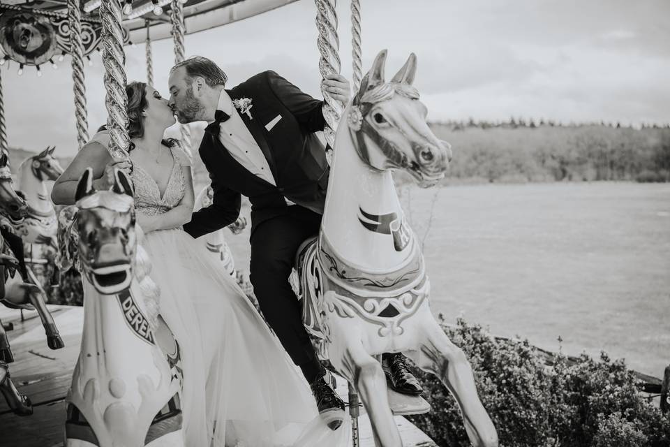 Kiss on a carousel