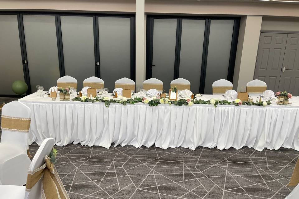 Ibis Top Table