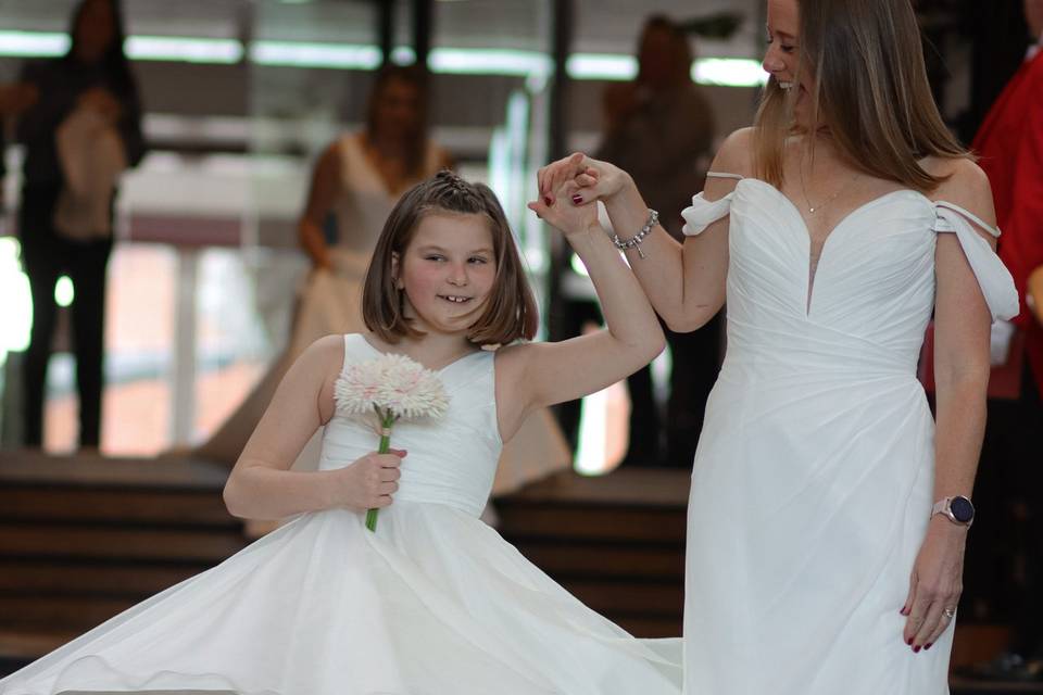 A bride and her flower girl