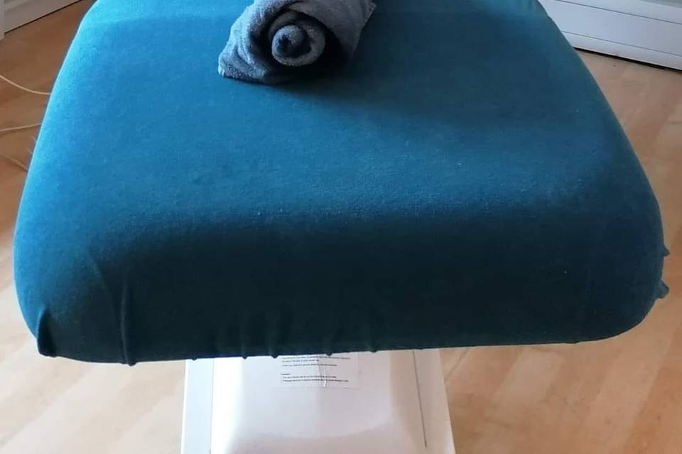 Adaptable therapy couch