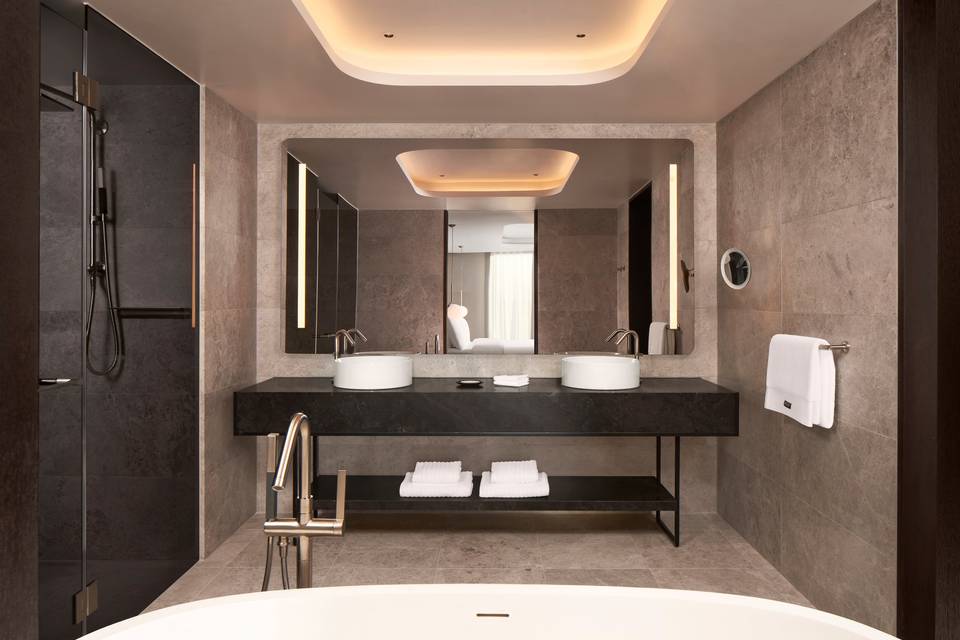 Presidential Suite - Bathroom