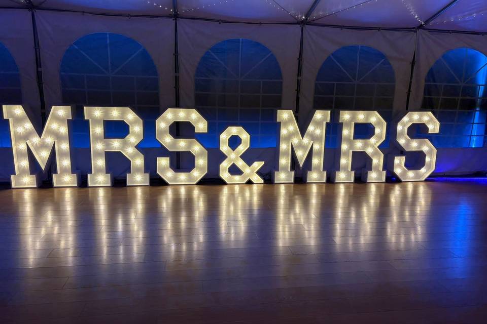 4ft mrs &mrs letters