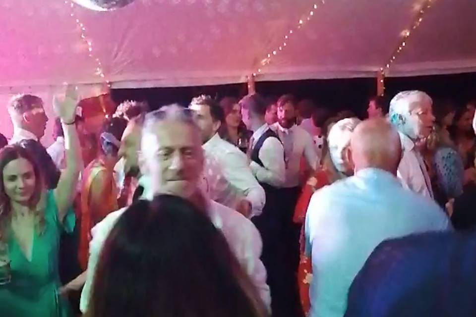 Everybody on the dancefloor